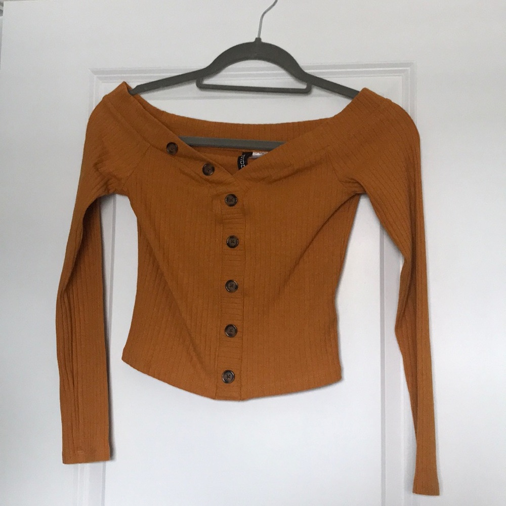 H&M off the shoulder crop top (not super cropped)